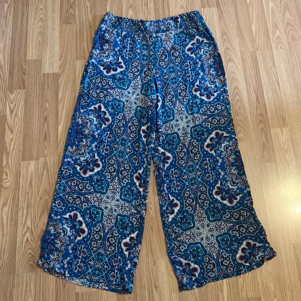 NWOT!! Cato brand wide leg pants. Size L